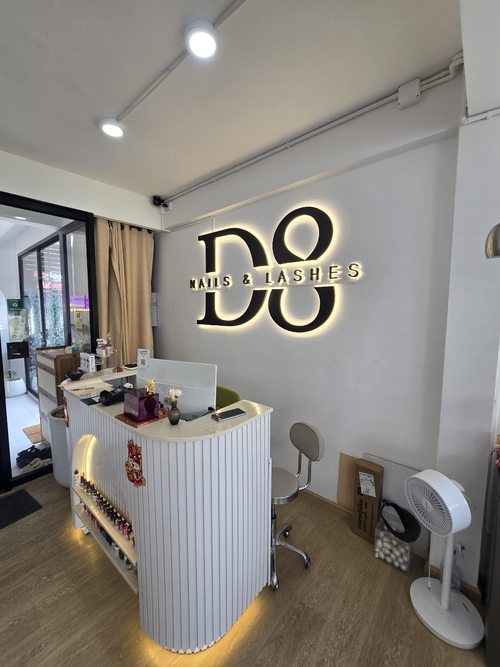 방콕 아이콘시암 근처 네일샵(D8.nails&lashes)