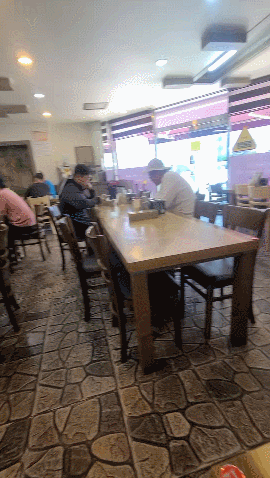 한들밀면 내부