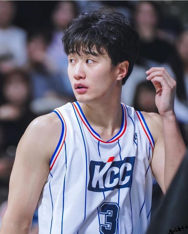  부산 KCC 이지스 소속 농구 선수 - 허웅 | 許雄 | Heo Ung