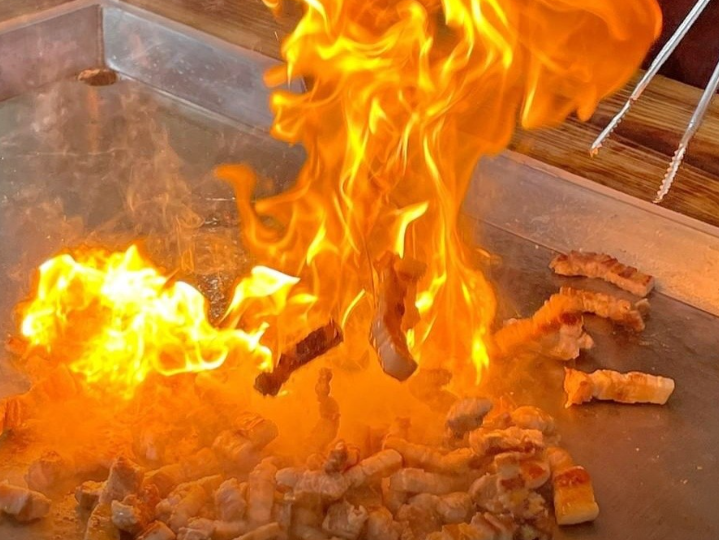 생생정보통-우와한식당-철판삼결살-불타는삼겹살-미나리-고사리-청도미나리