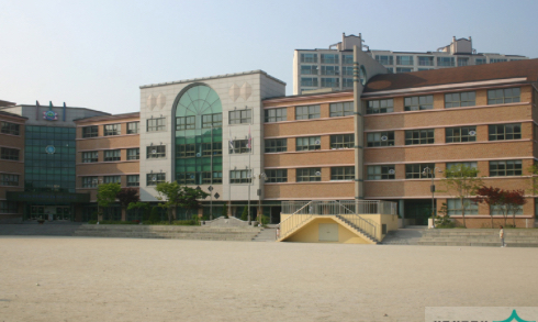  천리 이동초등학교 병설유치원 아이 키우기 좋은 신미주 아파트