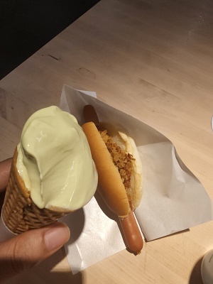  멜론 아이스크림과 핫도그 후기