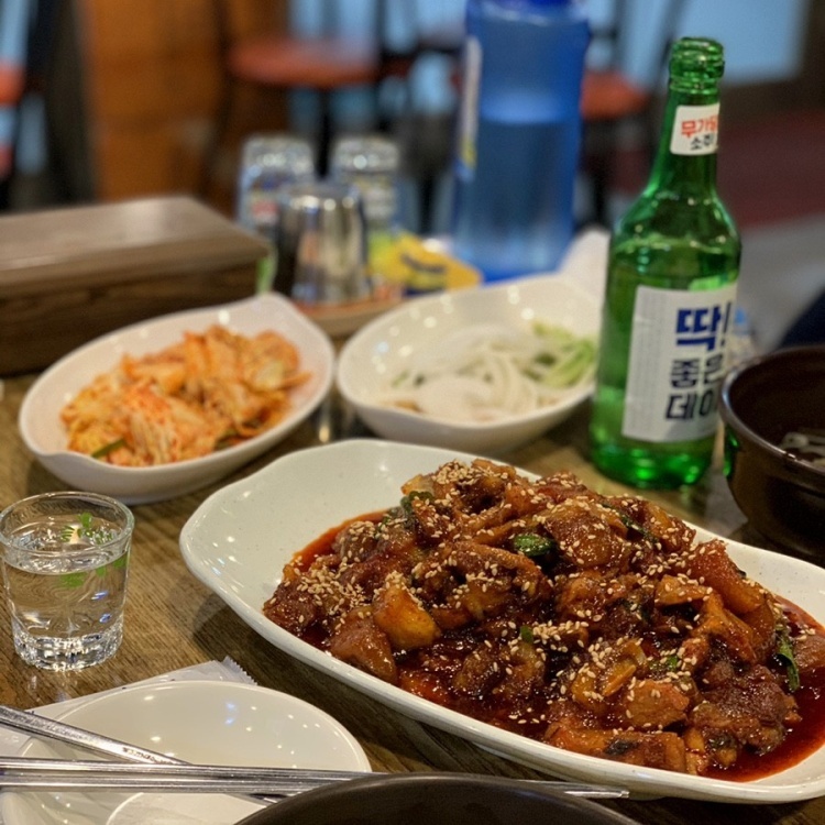 불족 (매운양념족발)