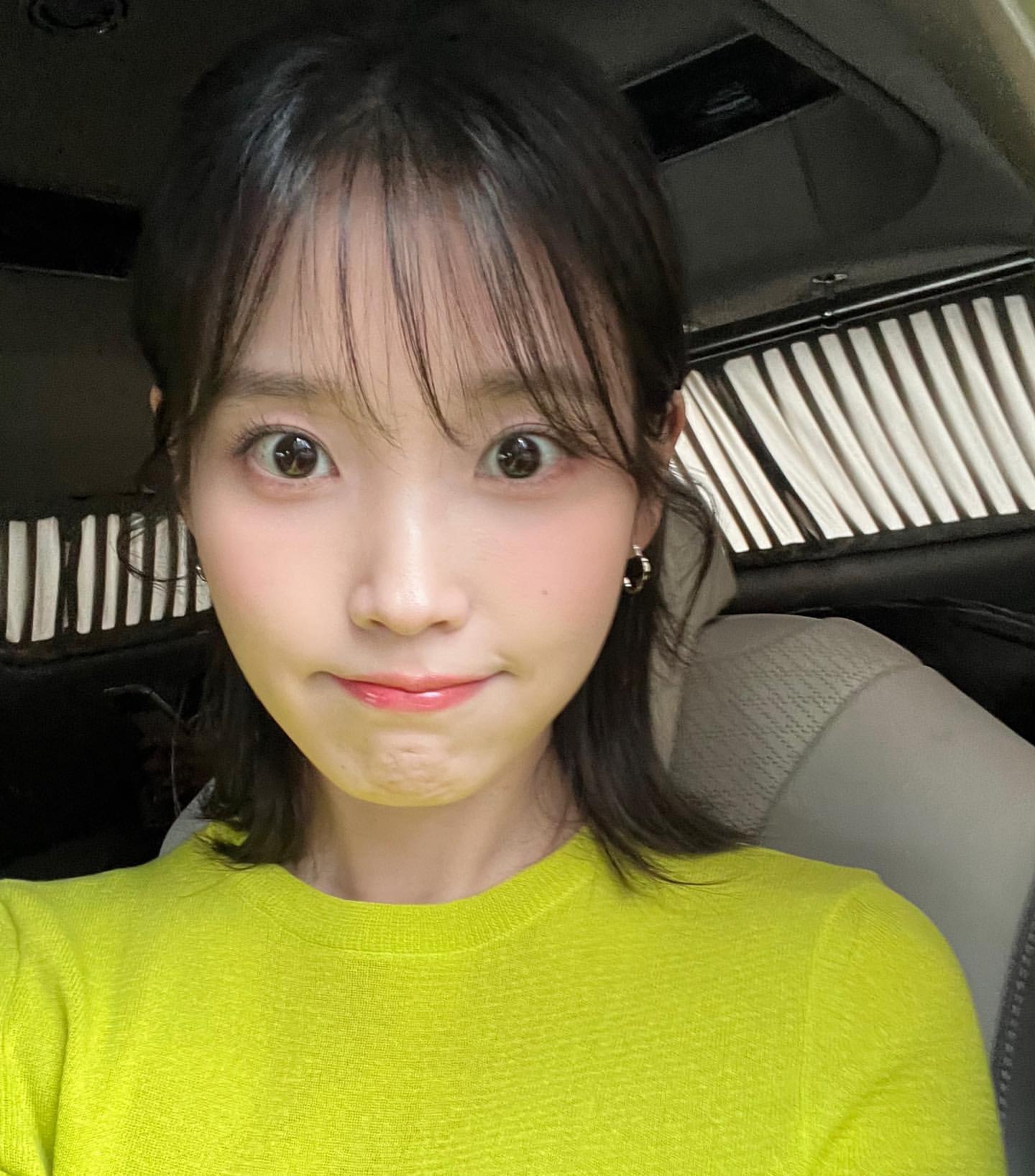  [아이유IU] 인스타 230427