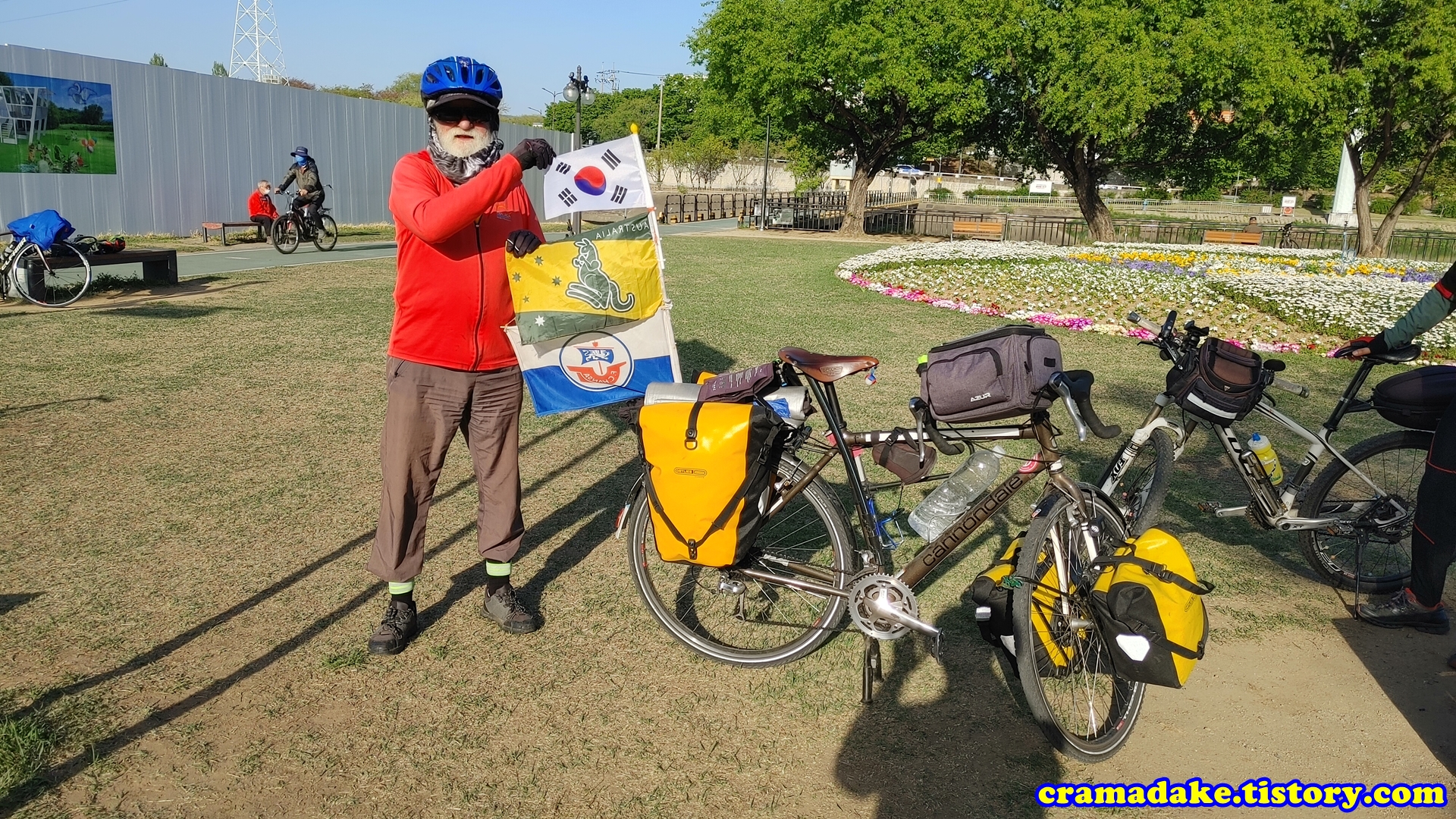 한국여행
외국 자전거 여행자
웜샤워
