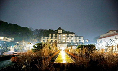 호텔 야간 사진