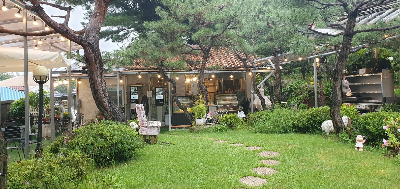 카페 정원 모습