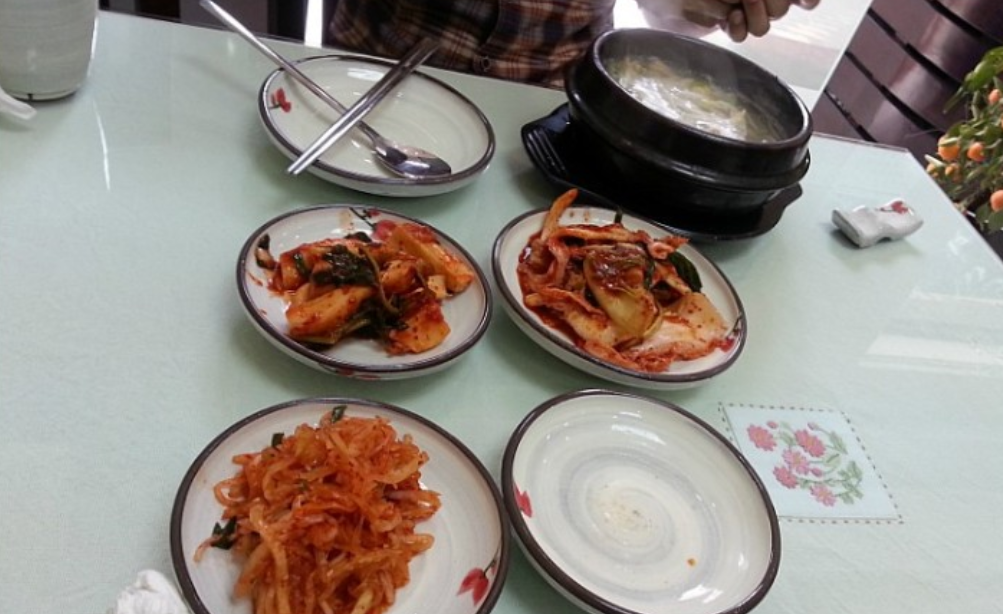  베트남 하노이 미딩 송다에서 철원해장국