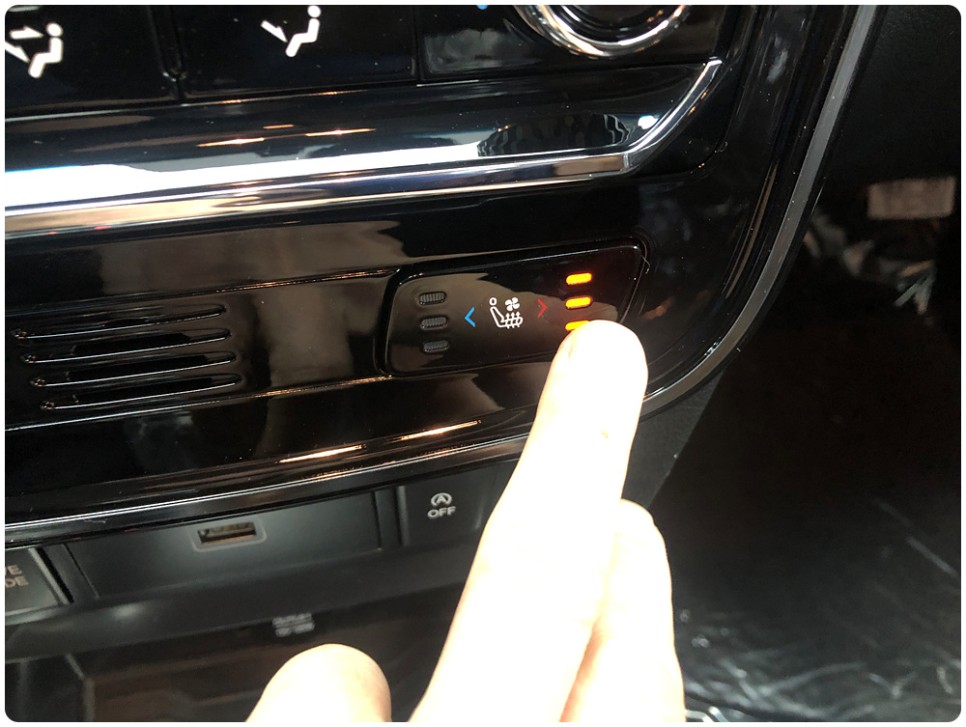 티볼리 에어 가솔린 연비 티볼리에어 1.5가솔린 화이트 16