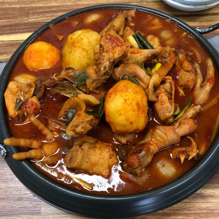 토요일은 밥이좋아 닭발 더해진 진한 국물의 한국인의 소울푸드 닭도리탕 닭볶음탕 맛있는 식당 군산 맛집 추천 토밥즈 방송정보