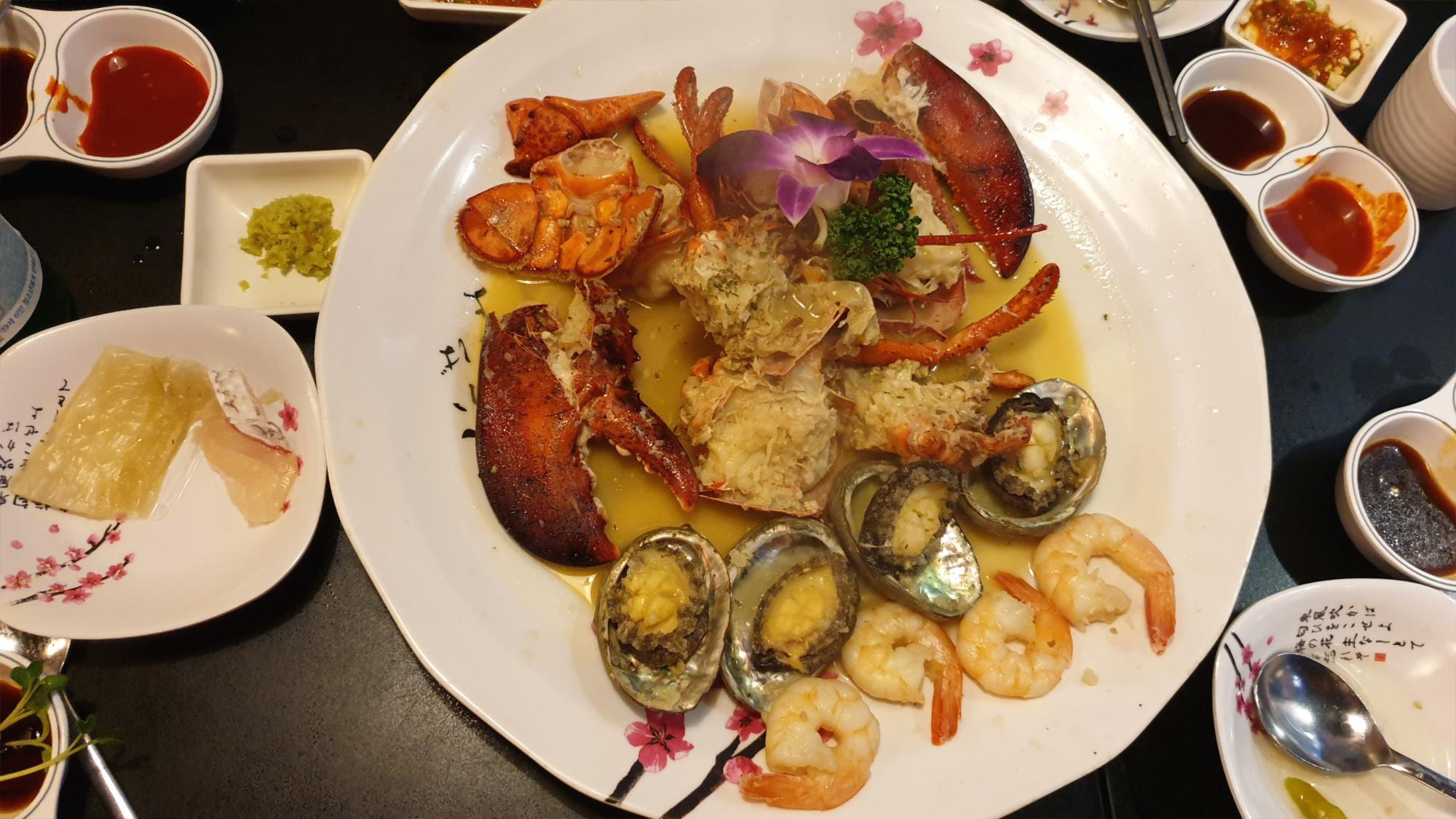  가성비 좋은 랍스타셋트, 고급일식집 뺨치는 동네 횟집 홍매