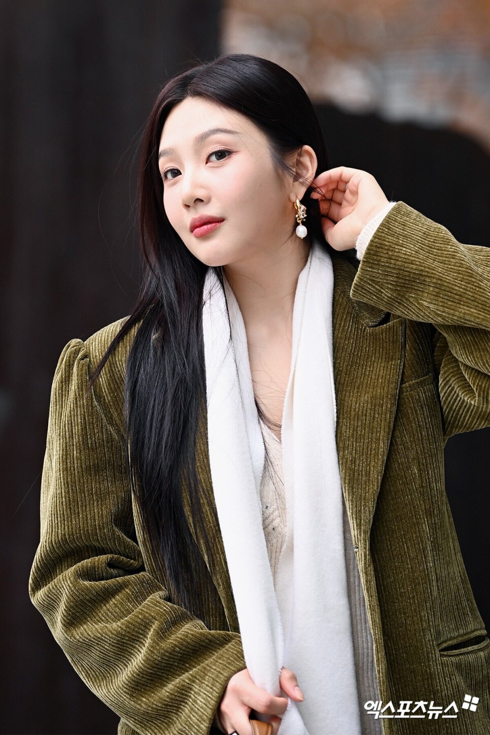  레드벨벳 조이, 동물 농장 출근길...미모도 스타일링도 퍼펙트