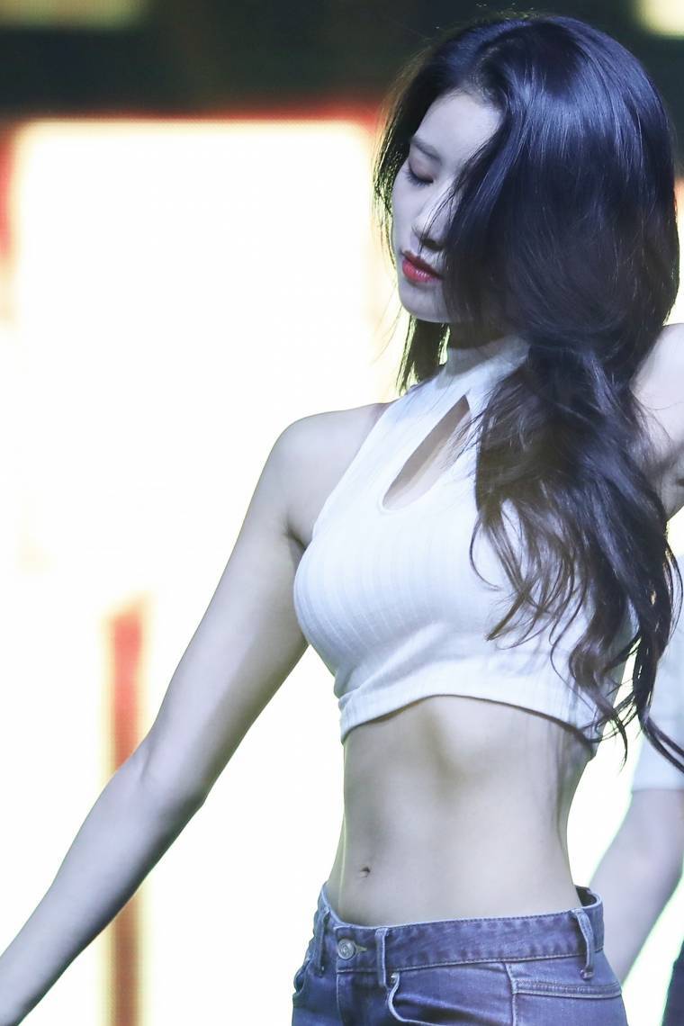  러블리즈 이미주 민소매 청바지 섹시 레전드 사진 모음