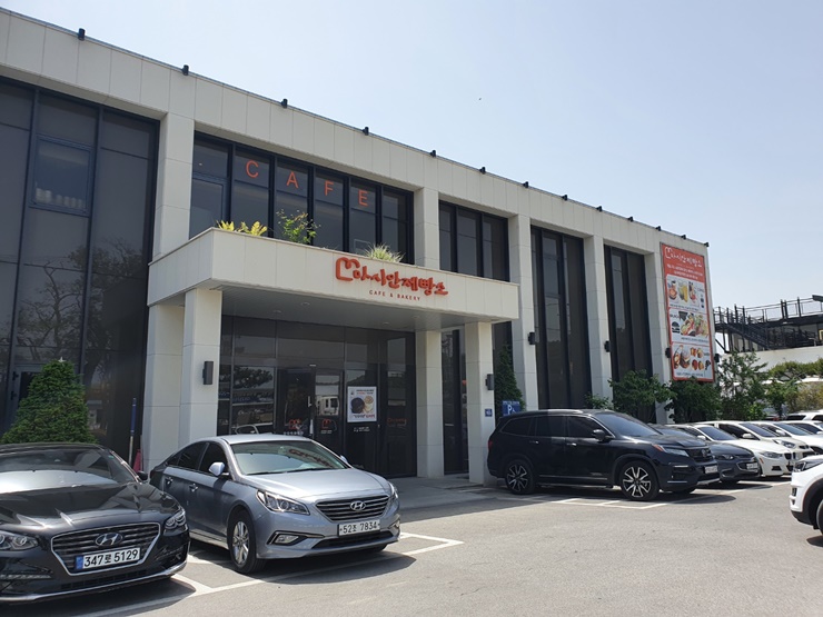  [마시안제빵소] 해변과 연결되어 있는 카페! 영종도 마시안제빵소