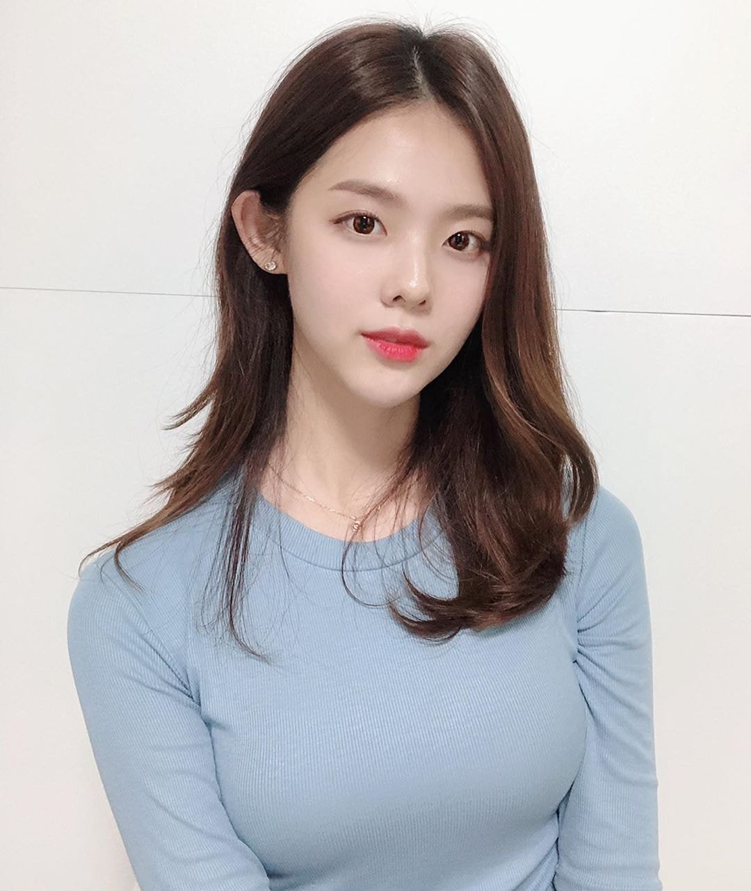  서울대 대학원생이라는 유튜버 미모의 인스타그램 셀카 사진