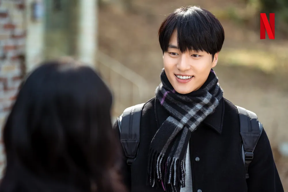 수지 이두나