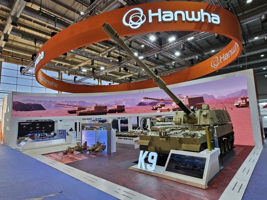 사우디아라비아 리야드에서 열린 'World Defense Show 2024' 전시회의 한화 방산 통합부스 전경.