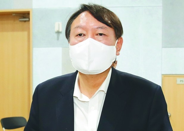  차기 대권주자 윤석열 최근 지지율 및 윤석열 관련주 맛보기.