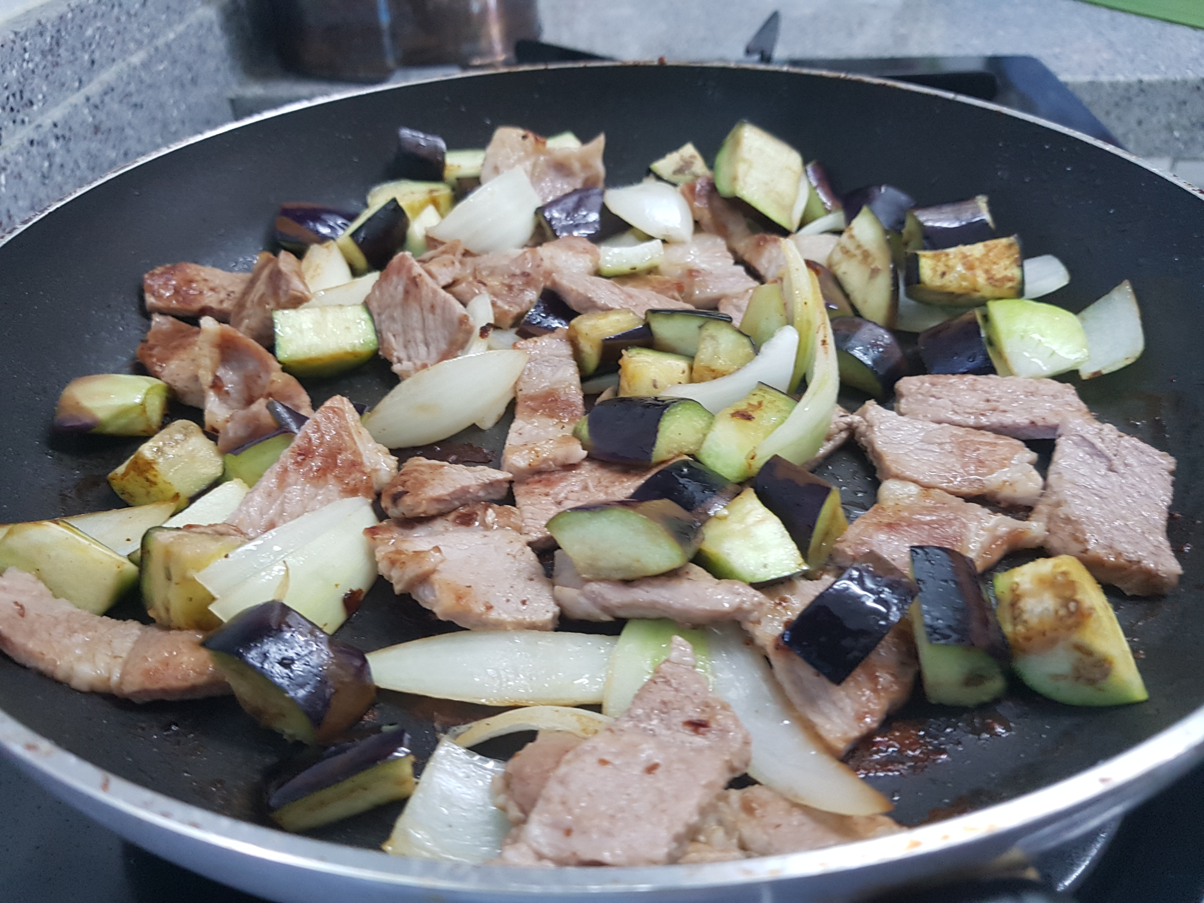  야채먹기 싫어하는 아이들을 위한 가지볶음 요리