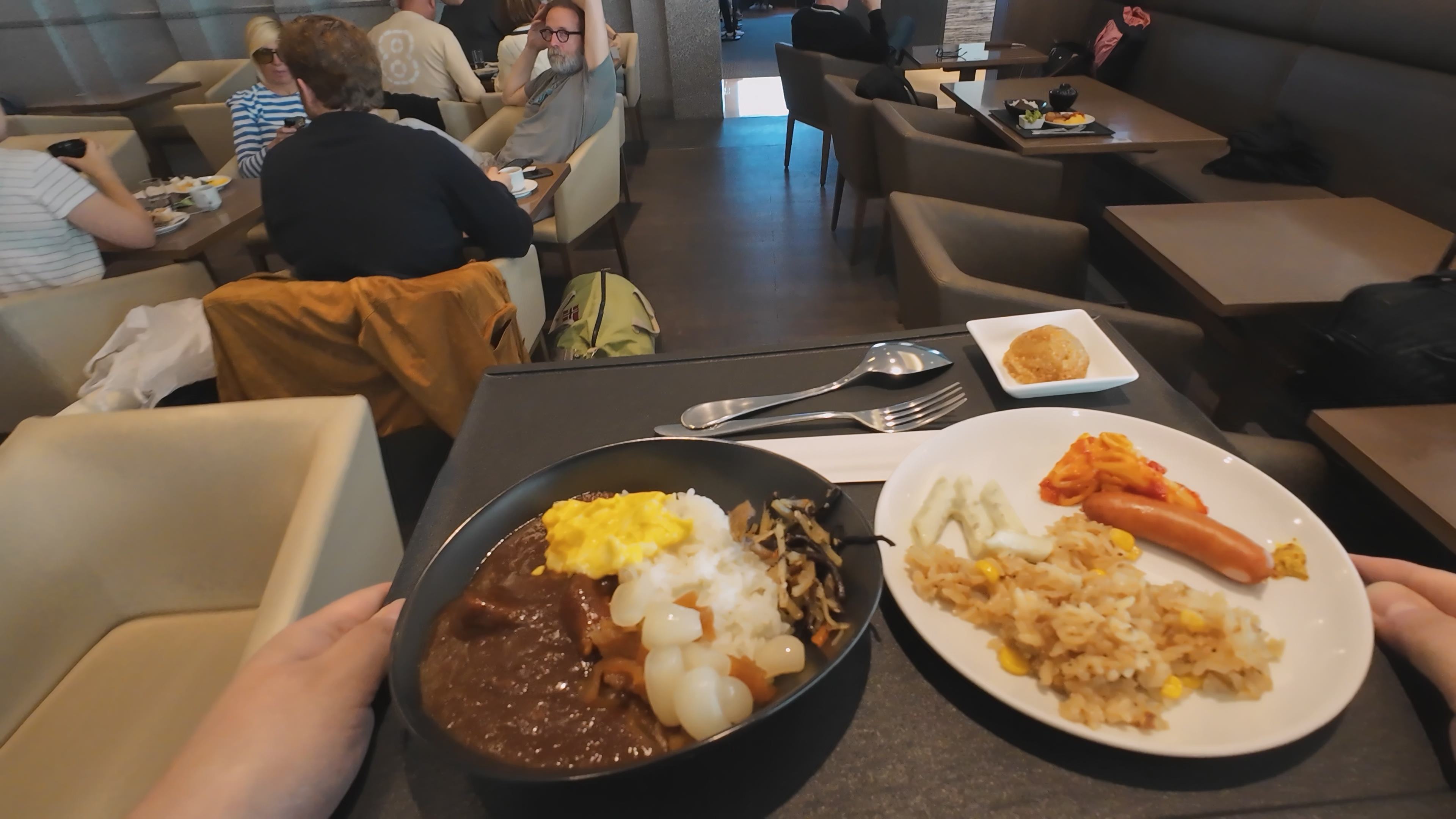 JAL-사쿠라-라운지-카레