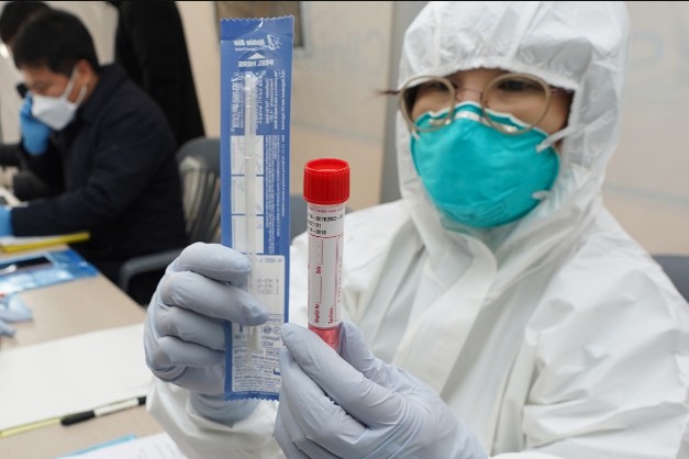  코로나로 한국에게 도움을 청하는 국가 및 피해를 입은 유명인들