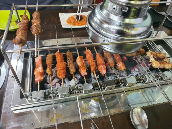 청주 양꼬치 무한리필  청주시외버스터미널 맛집으로 유명한 숯불양다리구이!