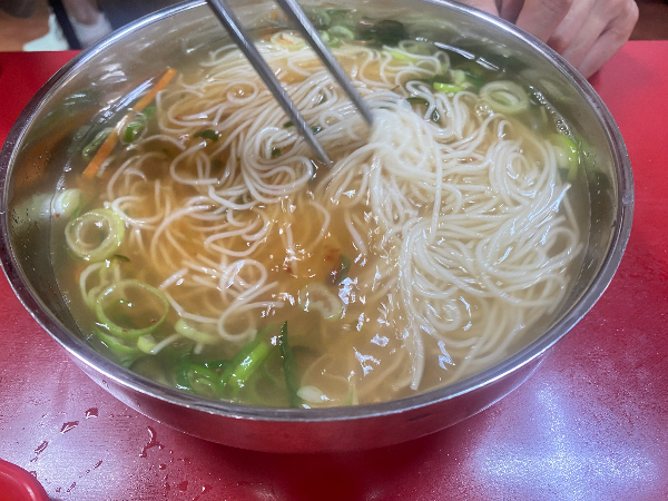 다데기 멸치국수