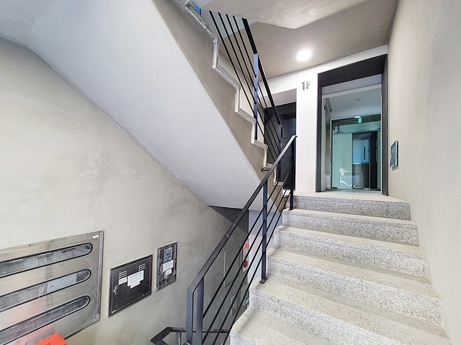 신축 첫 입주 역삼동 사옥 통임대 [강남사무실 임대] 9호선 언주역 146평 28