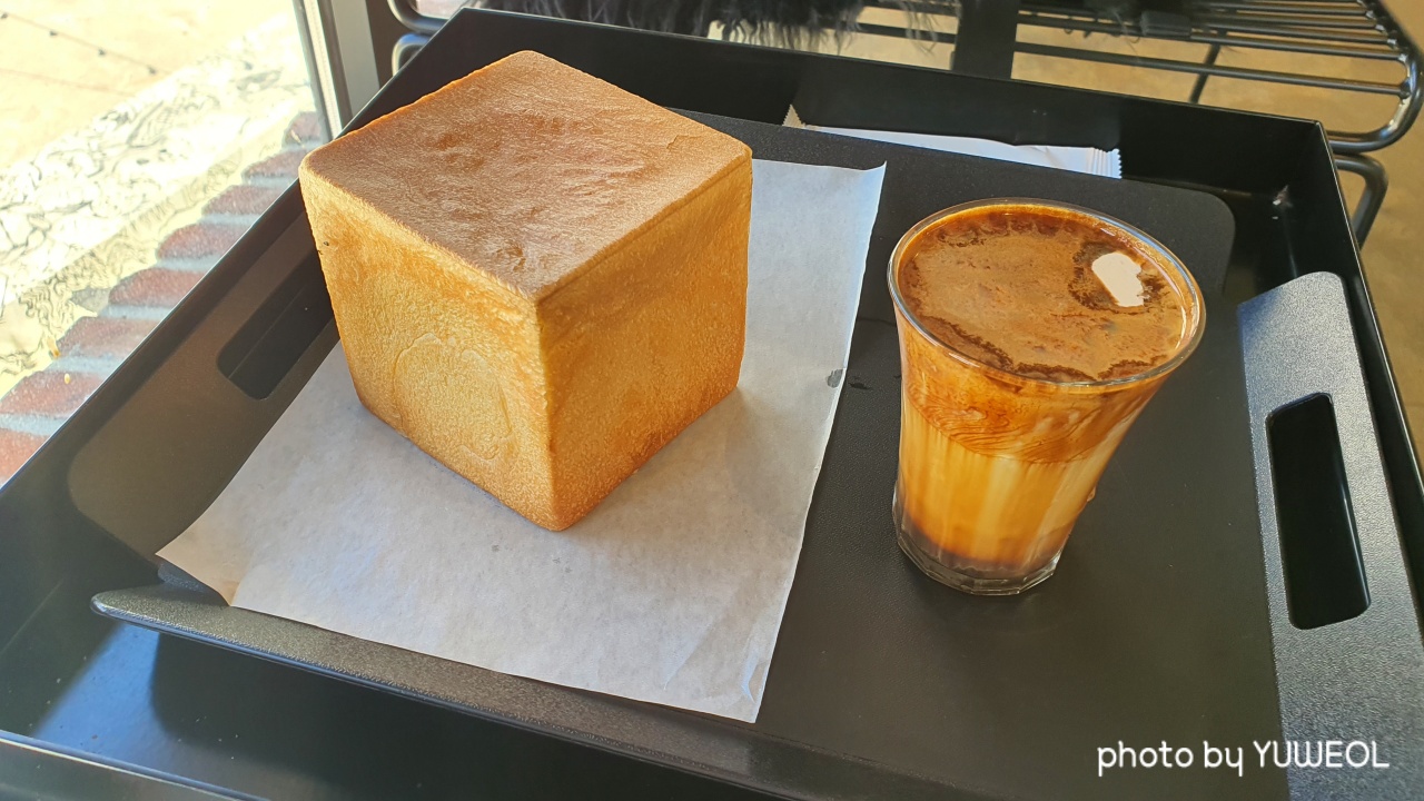  제주도 성산일출봉 근처 커피 맛집 : 카페 도렐 제주 본점