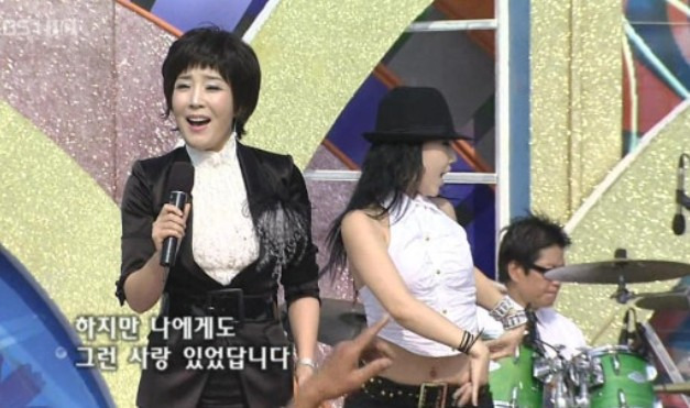 가수 강민주 회룡포