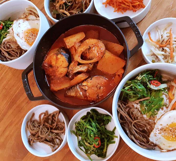  생방송투데이 최고의 손맛과 제철 재료로 완성한 정성 반찬 국 찌개 백반 도시락 제사 홈파티 대보름 나물 원주 행구동 봉산동 단구동 맛집 추천 우리 동네 반찬 가게