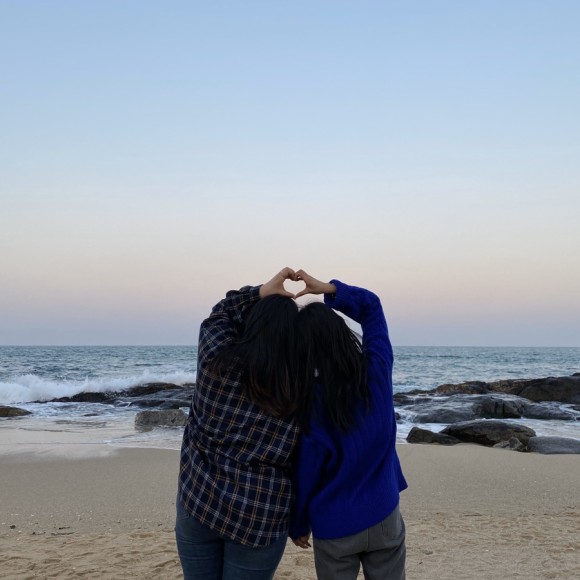 손하트 못 해서 답답한 도염..ㅋㅋㅋㅋ) 강릉여행 강문해변●분홍빛 하늘 보면서 물멍때리기(응스 10