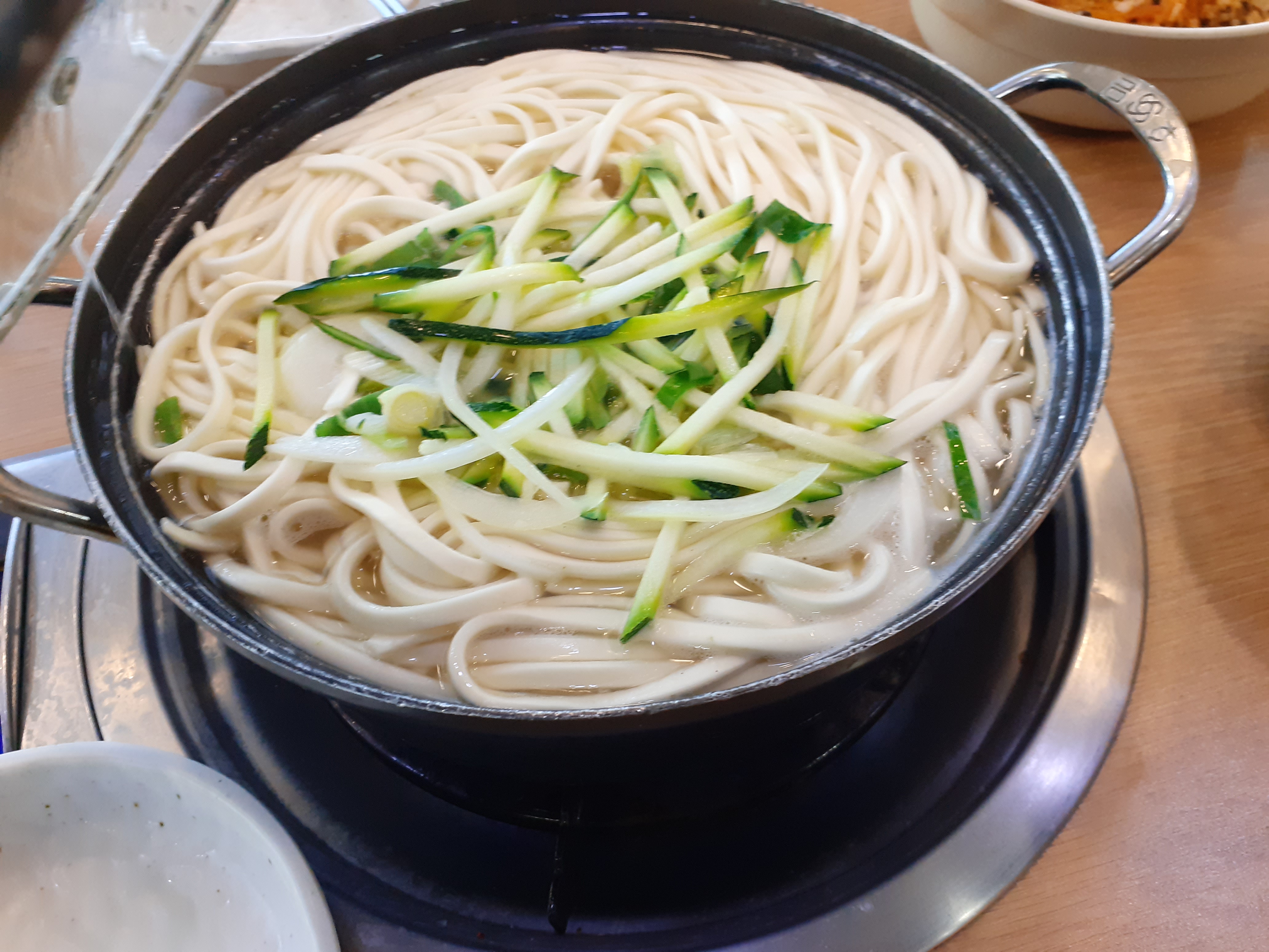 밀밭칼국수 이미지