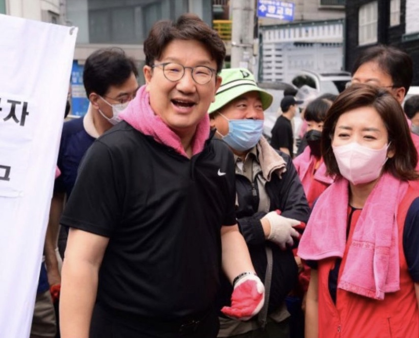 권성동