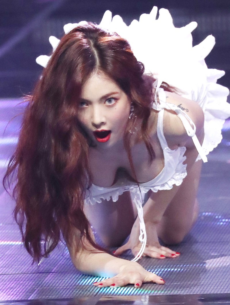  현아 이던 가슴 사건! 좋겠다.. 이게 뭐길래??