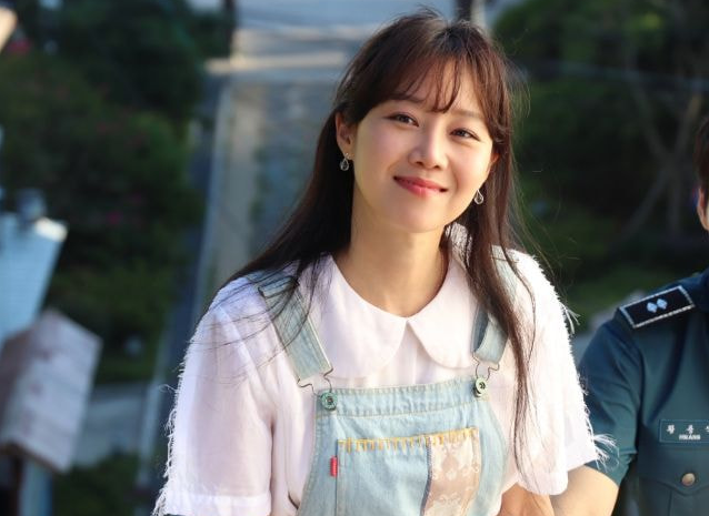 "상견례 날 식당에서 친정엄마"가 밥 먹는 걸 보고 시어머니는 더럽게 밥 먹냐며 한소리 하셨고 위축된 엄마를 보자,눈물을 참을 수가 없었습니다.