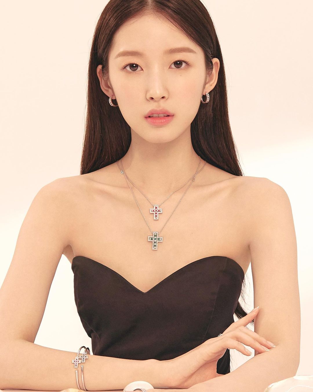  오마이걸 아린 다미아니 주얼리 화보