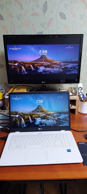 노트북에 모니터 연결해서 듀얼 모니터 사용