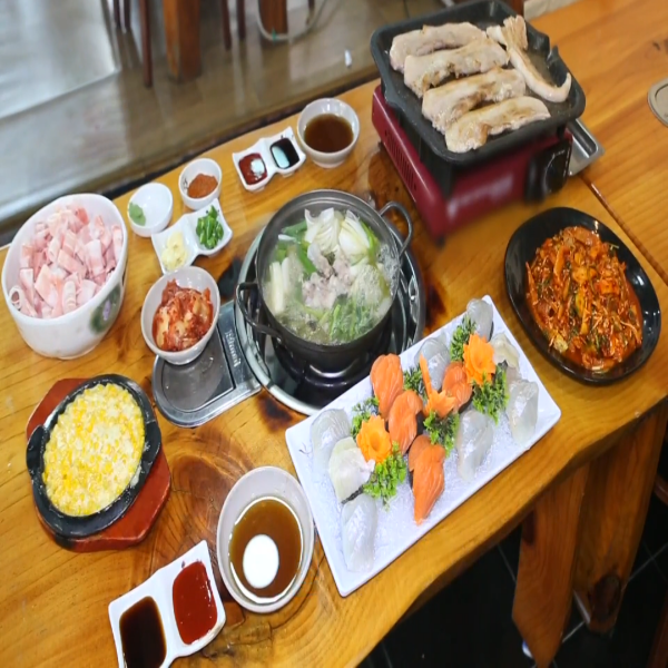  고양시 일산 백석 맛집 바다에 빠진 돼지 백석 회 삼겹살 샤부샤부 무한리필 생생정보 1인 19,800원 활어회 연어회 회무침 삼겹살 샤부샤부 무제한