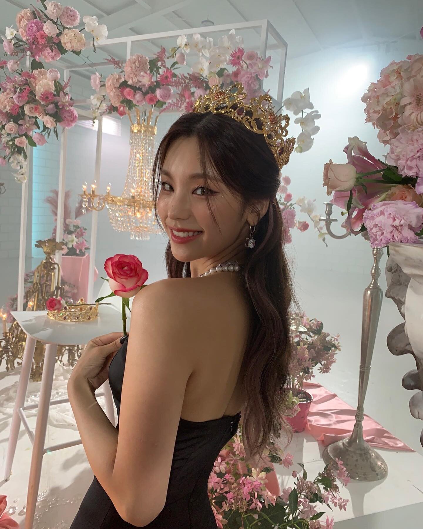  ITZY 예지 202208 인스타그램 블랙 드레스 사진