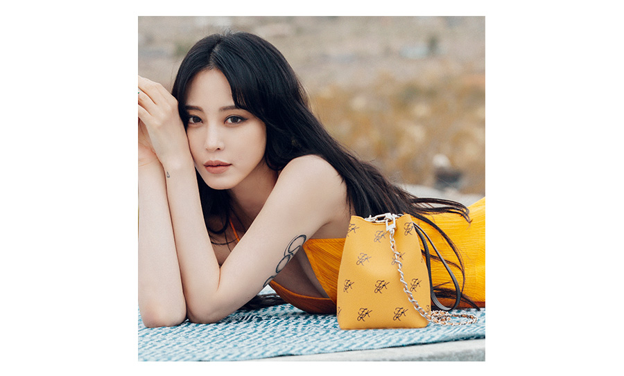  화제의 그 가방! 한예슬의 파인카푸어 핑고백
