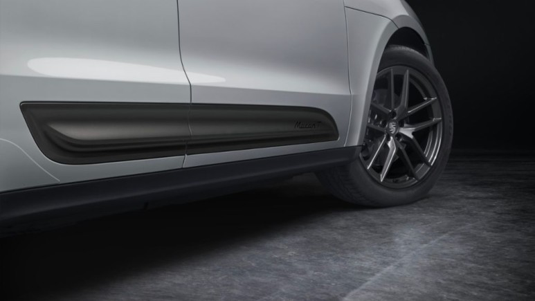 스포츠카 로고 준민한 주행의 포르쉐 마칸 T, 7