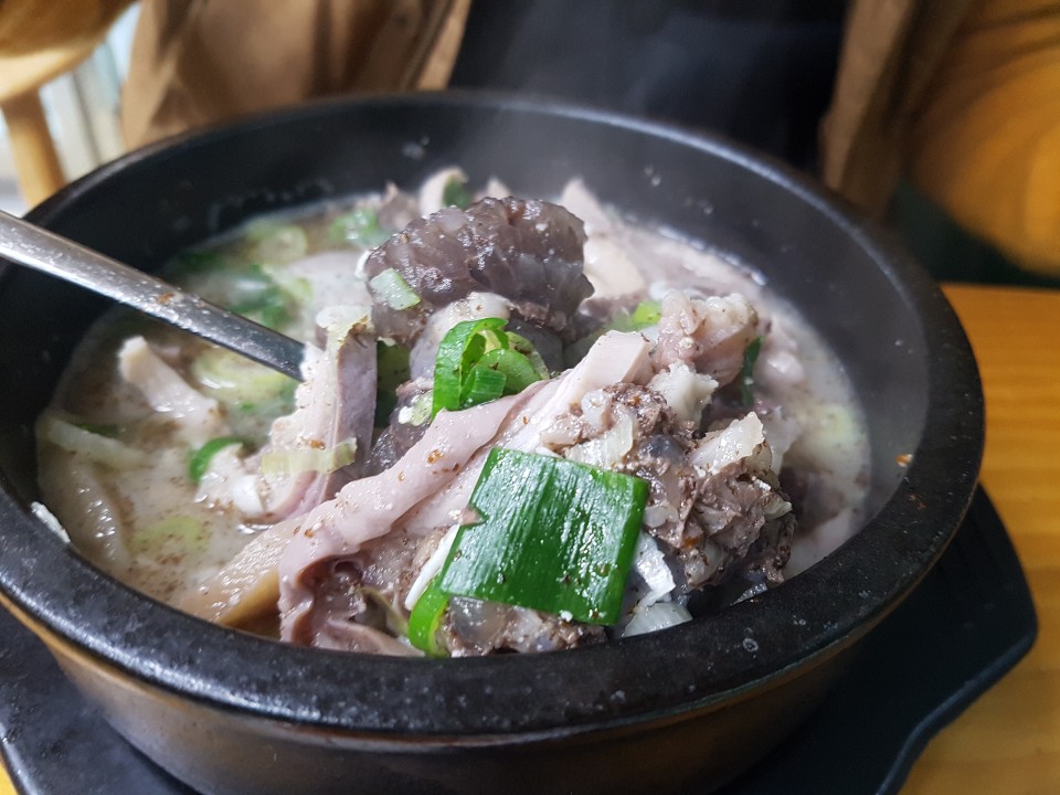  남양주 진접 맛집, 돼지마을 순대국 고기가 정말 푸짐해요