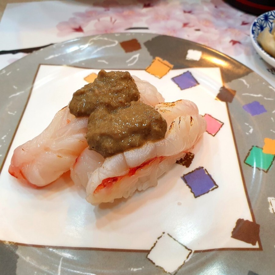홍새우 초밥(게 내장 새우)