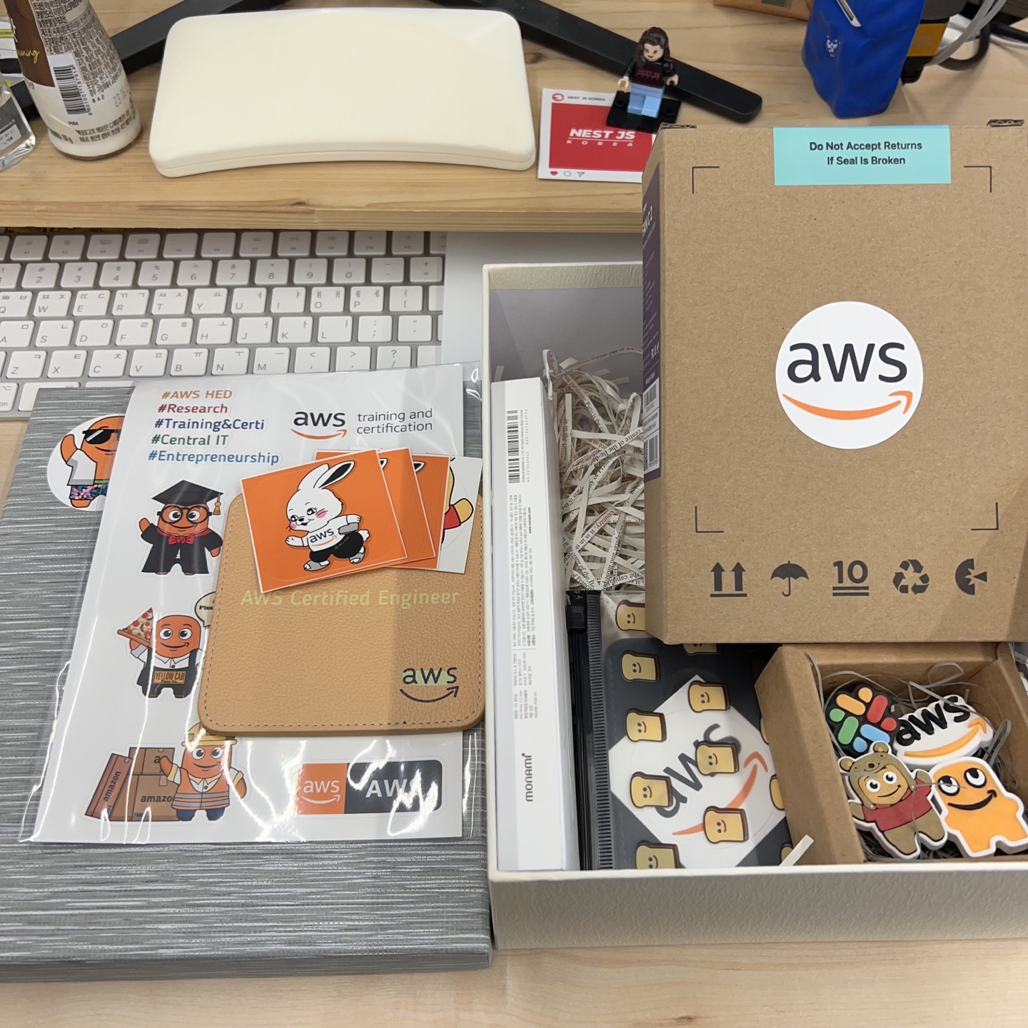  [AWS] 국내 1호 AWS 굿즈 개봉기! (+ 개발진스)