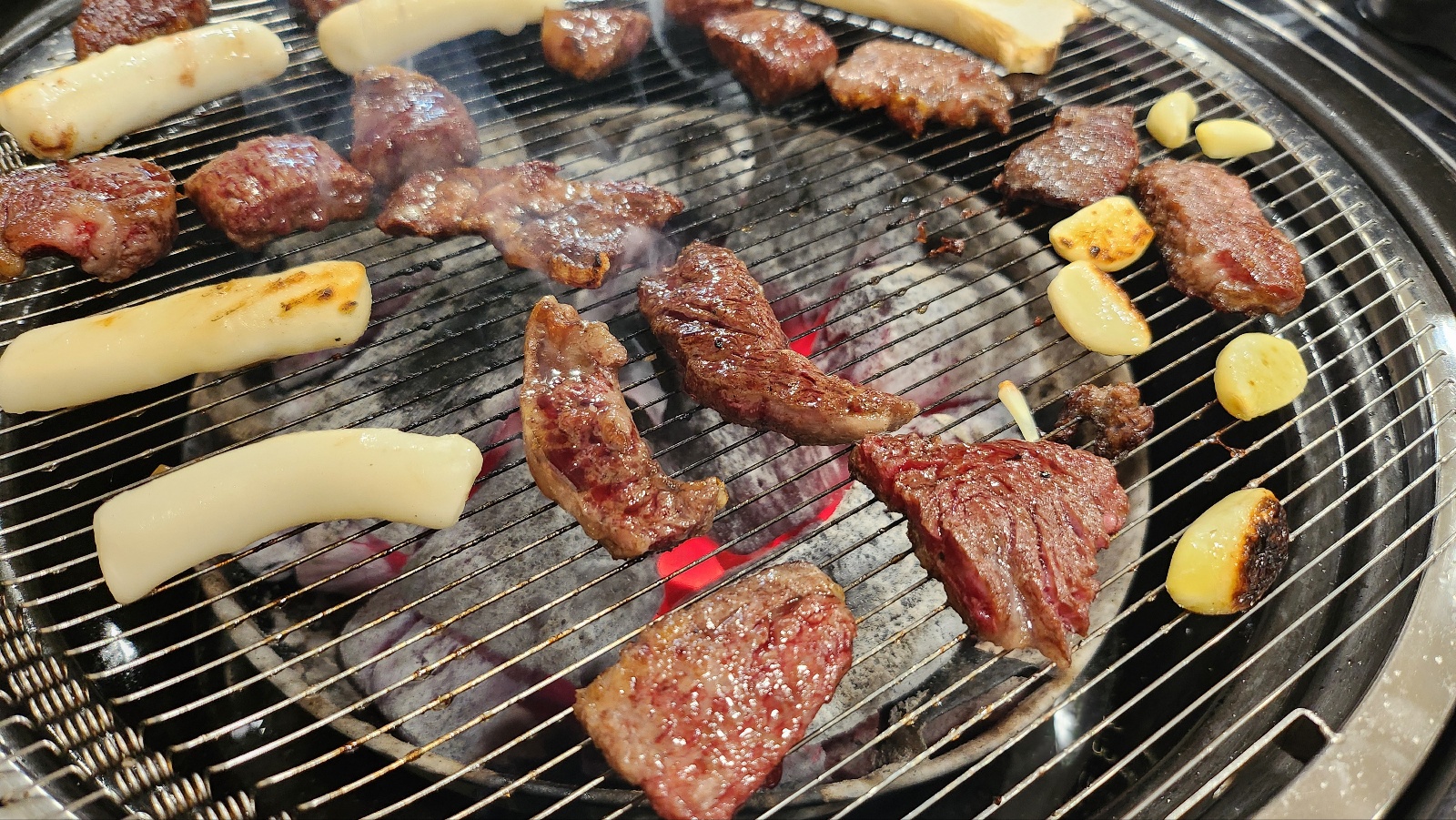 Donggoryeongsutbulgui (동고령숯불구이) 1