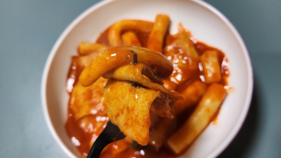 시장 떡볶이에 가깝다고 느껴지는 햇빛찬 파주떡볶이 보통맛 맛있는 밀떡 - undefined - undefined - 보통맛 = 살짝 매운 맛. 시장 떡볶이에 가깝다고 느껴지는 햇빛찬 파주떡볶이 보통맛 맛있는 밀떡 - undefined - undefined - 보통맛 = 살짝 매운 맛.
