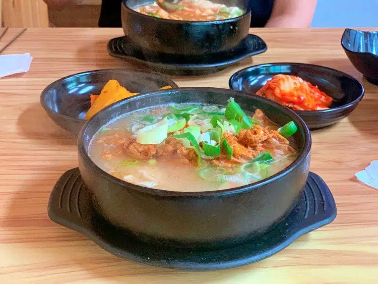 식객 허영만 백반기행 163회 김민정 편 이북식으로 만두를 빚어내는 북한식 만둣국밥 만두국밥 파주 교하 맛집 소개