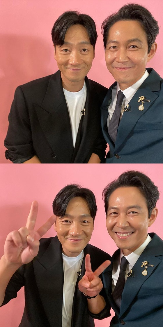  간절함 없는 이정재, 셀카는 연사 '뭘 좋아할지 몰라 다 준비' [박해수, 정호연, 위하준과 셀카]
