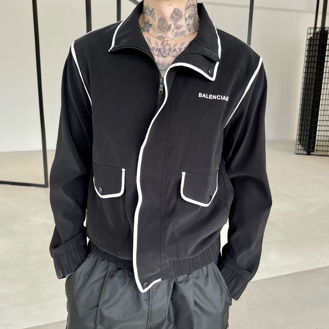  [BALENCIAGA] 발렌시아가 백 로고 넥 폴라 집업 자켓